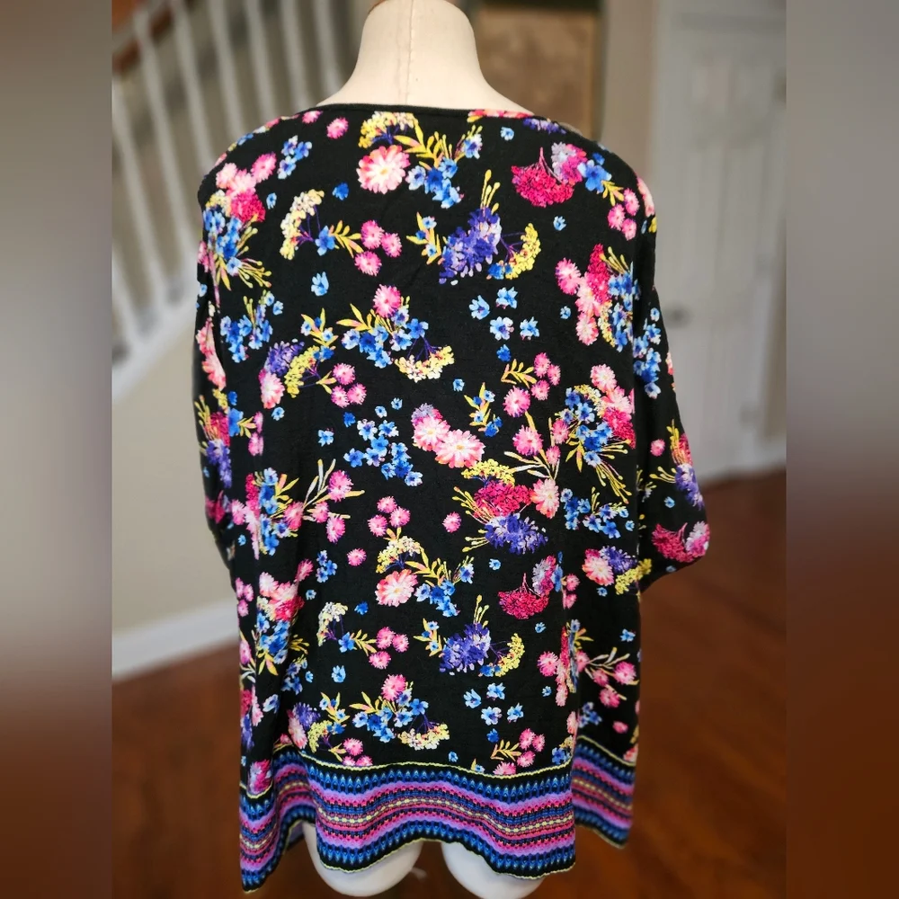 East 5th Floral Top Small - Picture 3 of 4